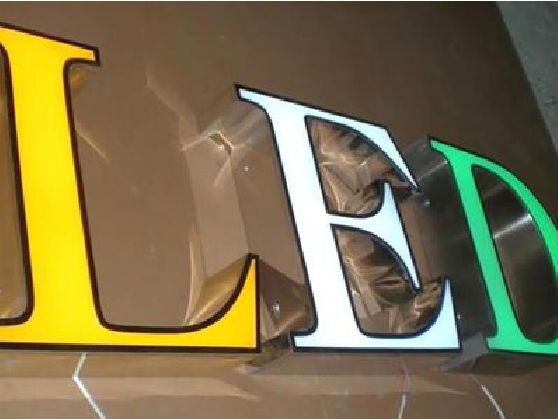 宝鸡介绍LED招牌的基础知识。