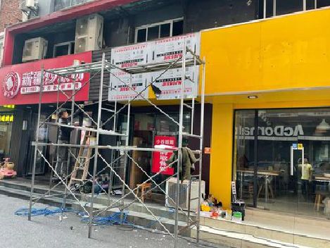 宝鸡制作广告招牌如何避免它发黄？